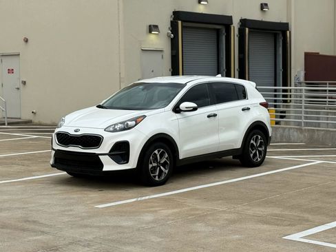 Used 2021 Kia Sportage LX w/ LX Fwd Popular Package image 3