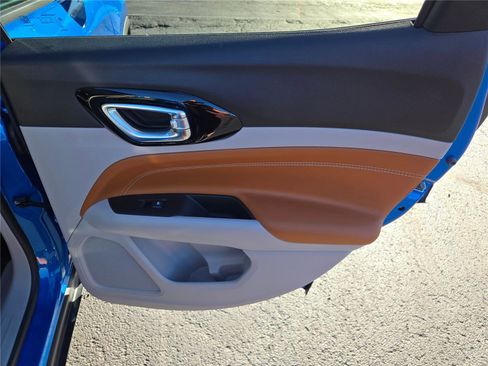 Certified 2022 Jeep Compass Limited image 9