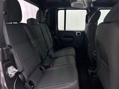 New 2026 Jeep Gladiator Sport AWD/4WD image 15