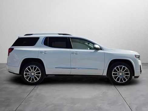 Used 2023 GMC Acadia Denali w/ Denali Technology Package FWD image 5