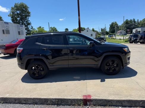 Used 2019 Jeep Compass Latitude AWD/4WD image 5