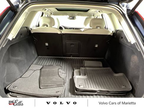 Used 2025 Volvo XC60 B5 Plus w/ Climate Package image 20