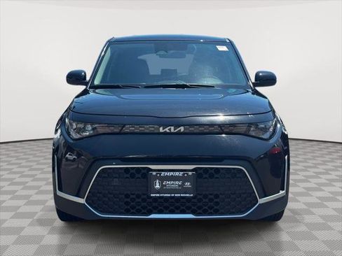 Used 2023 Kia Soul LX FWD image 2