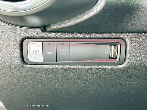 Certified 2025 Chevrolet Equinox EV LT FWD image 10