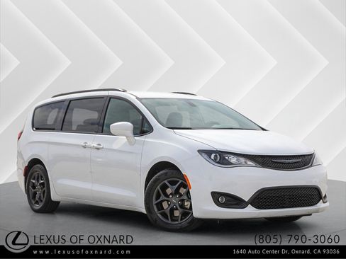 Used 2020 Chrysler Pacifica Touring-L Plus w/ S Appearance Package FWD image 1
