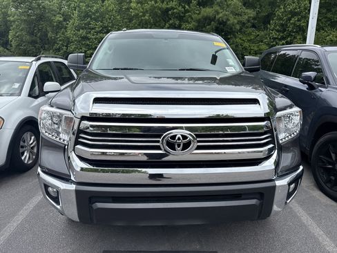 Used 2017 Toyota Tundra SR5 w/ TRD Off Road Package AWD/4WD image 3