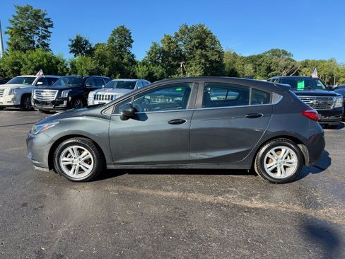 Used 2017 Chevrolet Cruze LT w/ Convenience Package FWD image 2