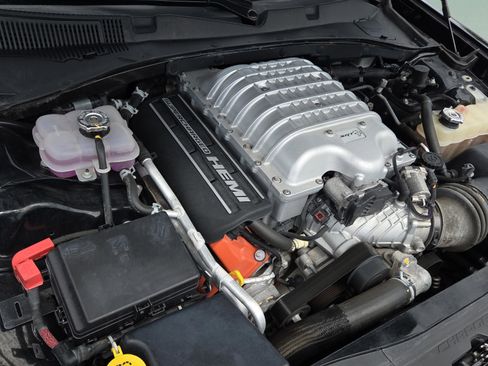 Used 2019 Dodge Charger SRT Hellcat w/ Harman/Kardon Audio Group RWD image 17