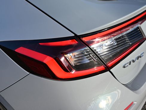 Used 2022 Honda Civic Sport image 12