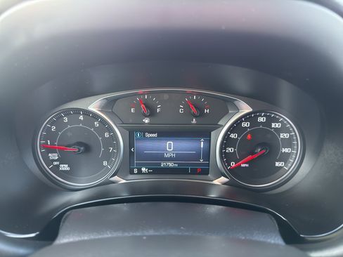 Used 2023 GMC Terrain SLE w/ Driver Convenience Package image 17