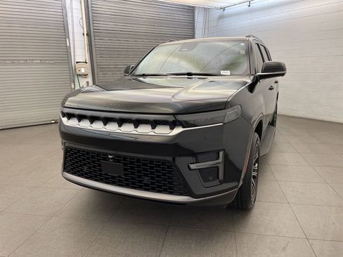 New 2026 Jeep Grand Wagoneer image 8