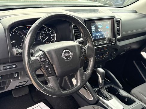 Used 2022 Nissan Frontier SV image 18