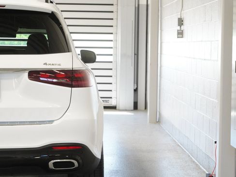 Certified 2024 Mercedes-Benz GLS 450 4MATIC image 10