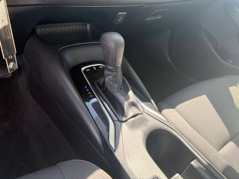 Used 2025 Toyota Corolla LE FWD image 29