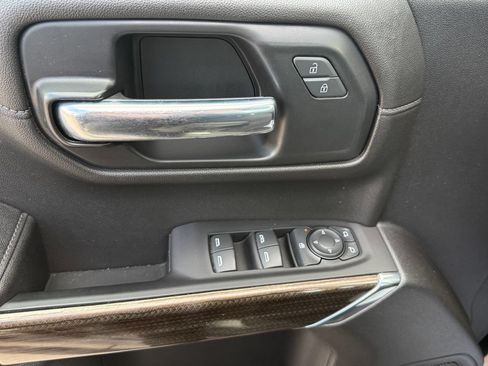 Used 2022 Chevrolet Silverado 1500 LT AWD/4WD image 18