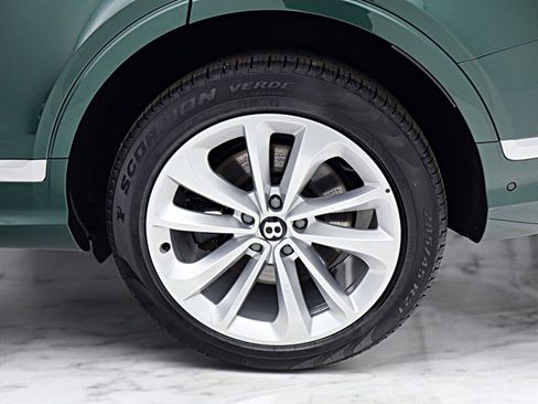 New 2025 Bentley Bentayga Extended Wheelbase image 53