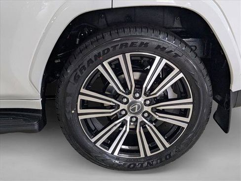 New 2026 Lexus LX 700h Luxury image 9