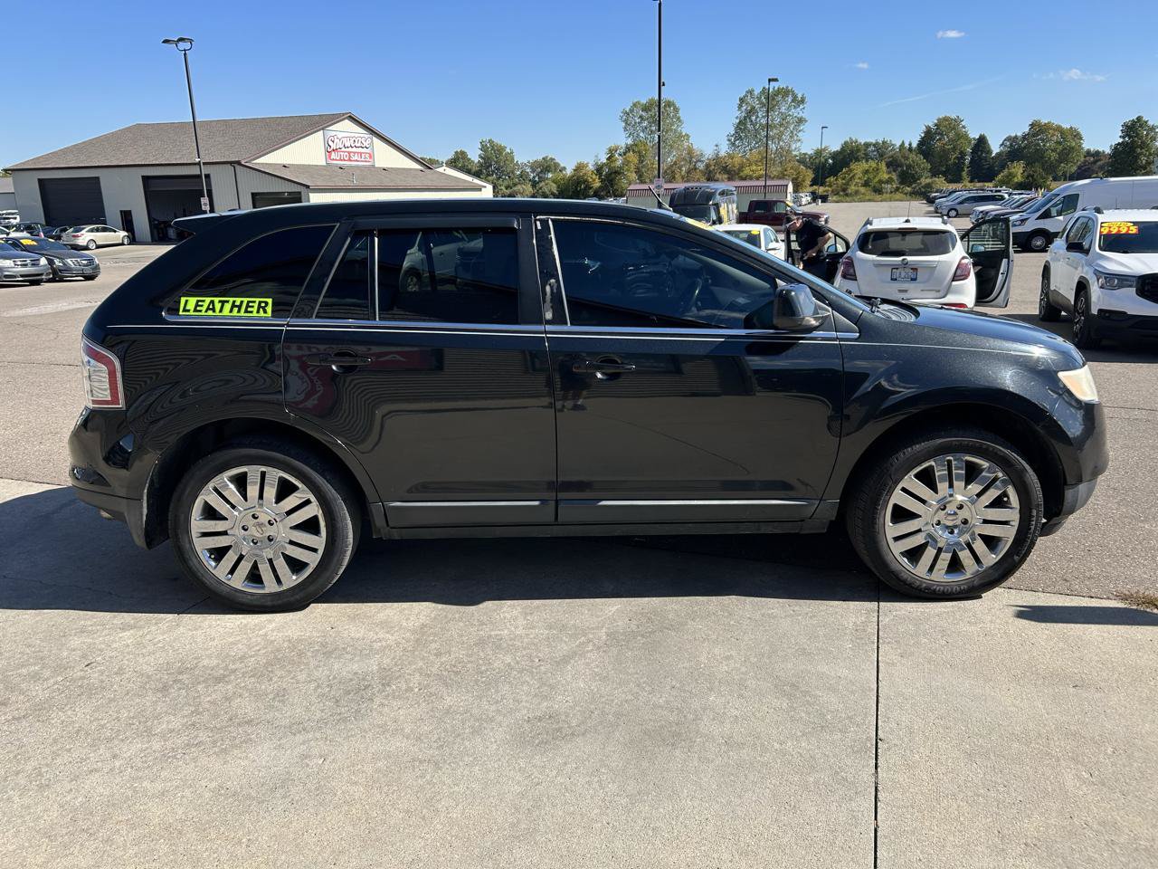 Used 2010 Ford Edge Limited FWD image 4