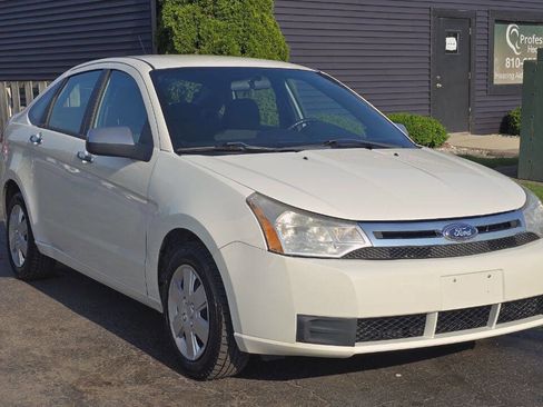 Used 2011 Ford Focus SE image 8