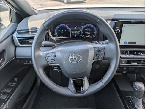 Used 2025 Toyota Camry XSE AWD/4WD image 14