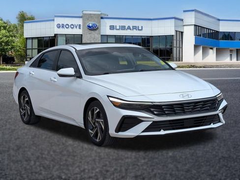 Used 2024 Hyundai Elantra SEL w/ Convenience Package FWD image 8