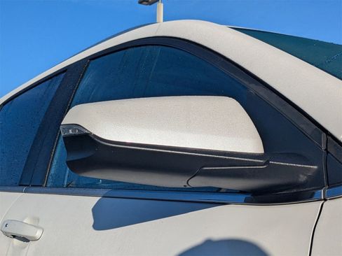 Used 2018 Chevrolet Equinox LT w/ Sun & Infotainment Package image 18