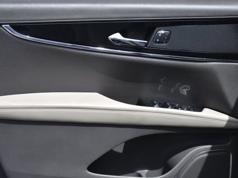 Used 2022 Lincoln Nautilus FWD w/ Premium Package image 21