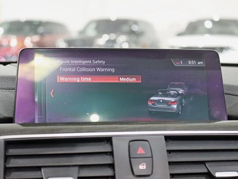 Used 2018 BMW M4 Convertible RWD image 25