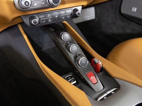 Used 2019 Ferrari Portofino image 35