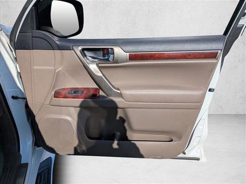 Used 2010 Lexus GX 460 image 27