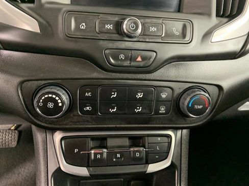 Used 2024 GMC Terrain SLE FWD image 24