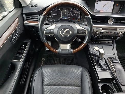 Used 2016 Lexus ES 350 w/ Navigation System Package FWD image 12