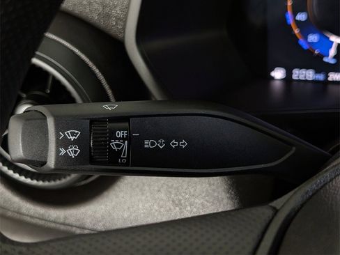 Used 2025 Chevrolet Colorado Trail Boss image 14