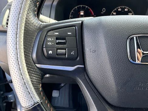 Used 2025 Honda Ridgeline TrailSport image 12
