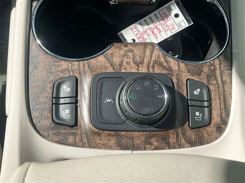 Used 2020 GMC Acadia Denali w/ Denali Ultimate Package image 21