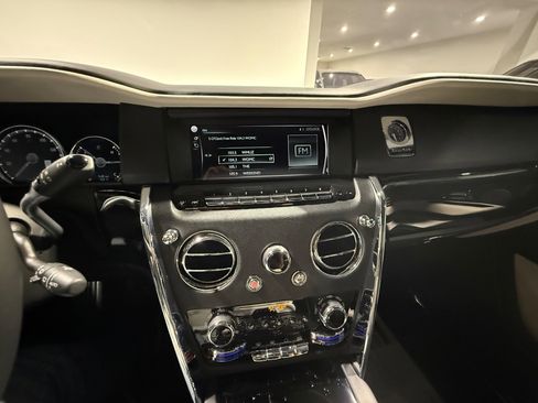 Used 2023 Rolls-Royce Cullinan image 39