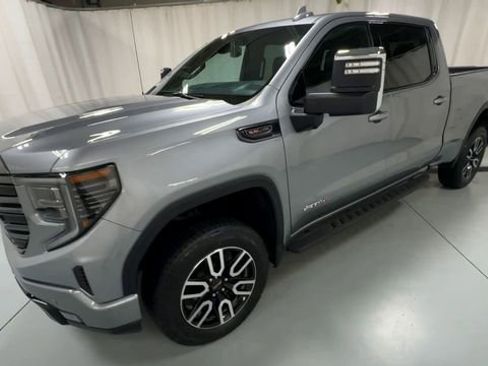 Used 2024 GMC Sierra 1500 AT4 w/ AT4 Premium Package AWD/4WD image 4