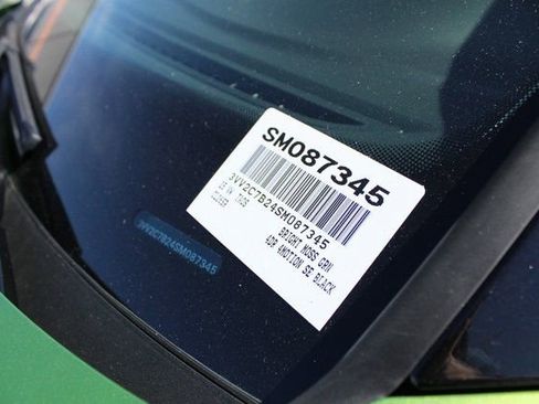 New 2025 Volkswagen Taos SE image 31