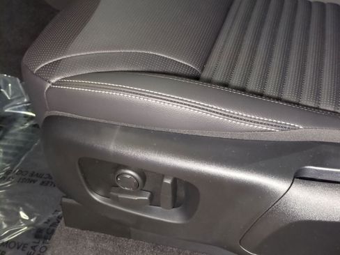 New 2026 Land Rover Discovery Limited Edition image 14