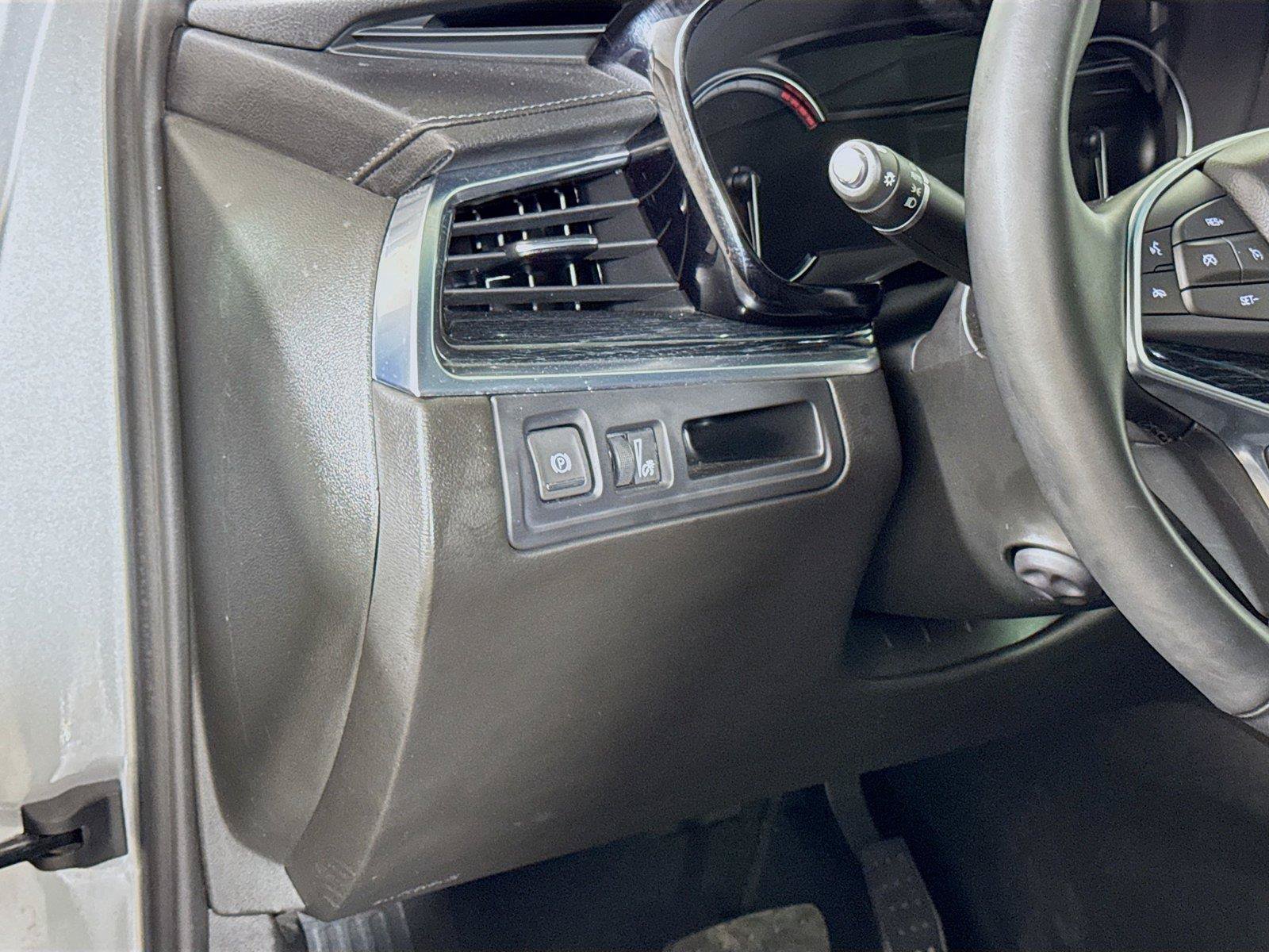 Used 2025 Cadillac XT5 Premium Luxury FWD image 8