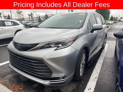 Used 2022 Toyota Sienna Platinum