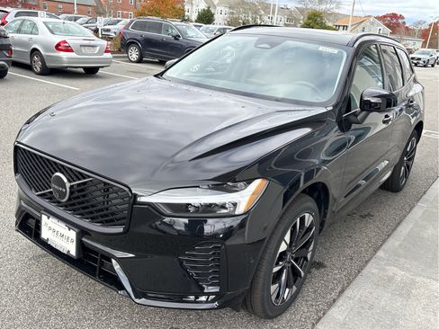 New 2026 Volvo XC60 B5 Plus w/ Protection Package Premier image 7