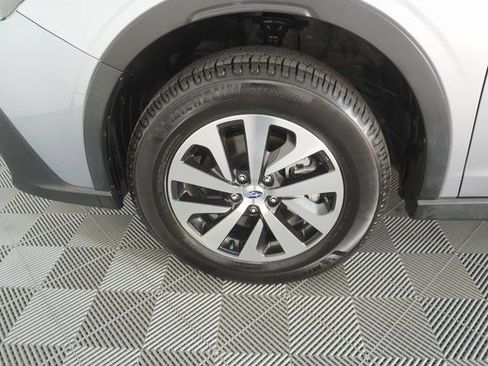 Used 2022 Subaru Outback Premium image 17