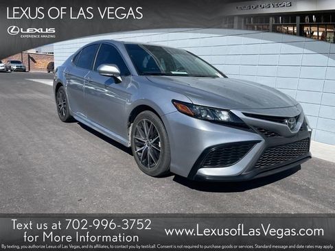 Used 2022 Toyota Camry SE w/ Carpet Mat Package (TMS) image 1