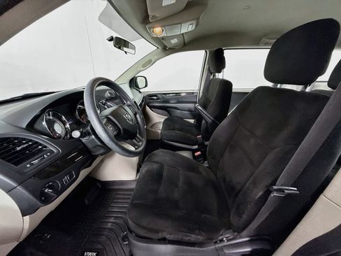 Used 2014 Dodge Grand Caravan American Value Package FWD image 5