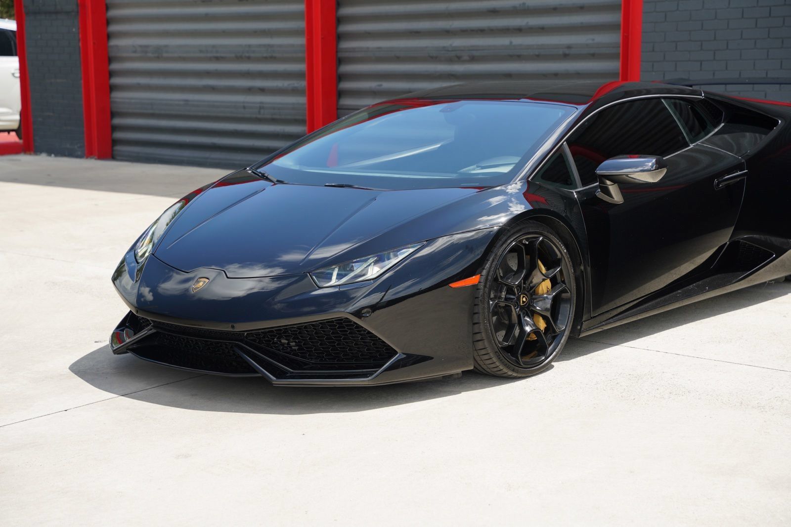 Used 2016 Lamborghini Huracan LP 610-4 AWD/4WD image 2