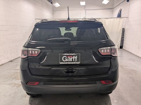 Used 2023 Jeep Compass Latitude AWD/4WD image 8