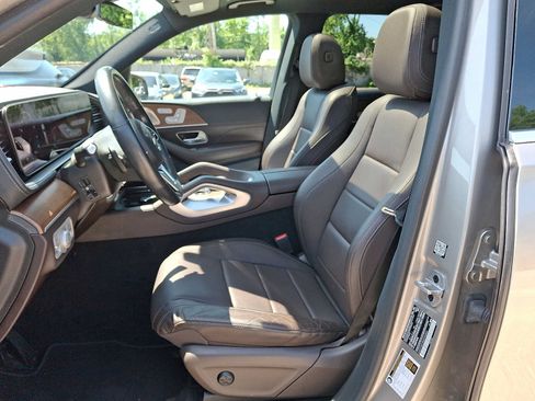 Used 2022 Mercedes-Benz GLS 450 4MATIC image 11