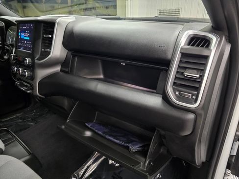 Used 2024 RAM 2500 Big Horn AWD/4WD image 39
