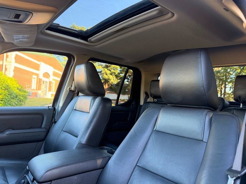 Used 2010 Ford Explorer Sport Trac Limited RWD image 17